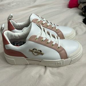 Love Moschino running shoes pink and white leather